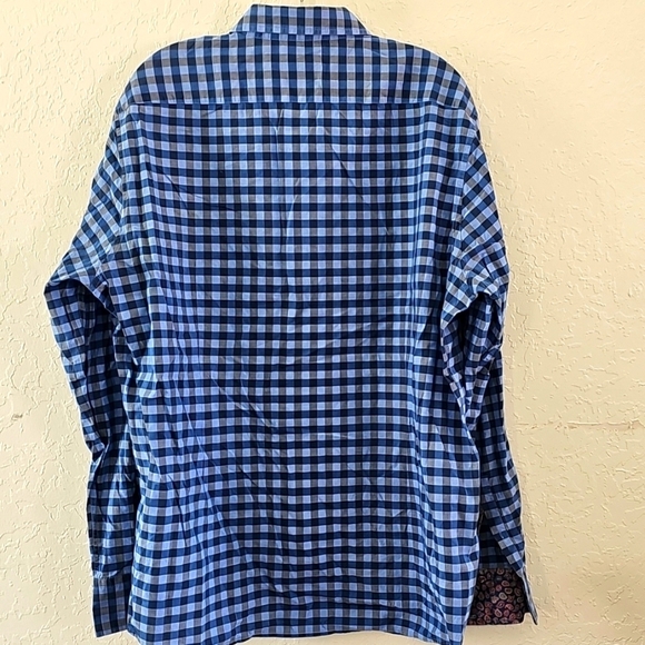 HUGO BOSS Casual Button-Down Shirt. - Picture 7 of 7